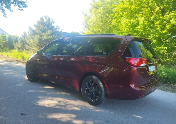 Chrysler Pacifica cena 116000 przebieg: 23000, rok produkcji 2019 z Nowy Targ małe 191